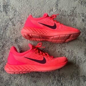 Nike Lunar Skyelux Sneakers